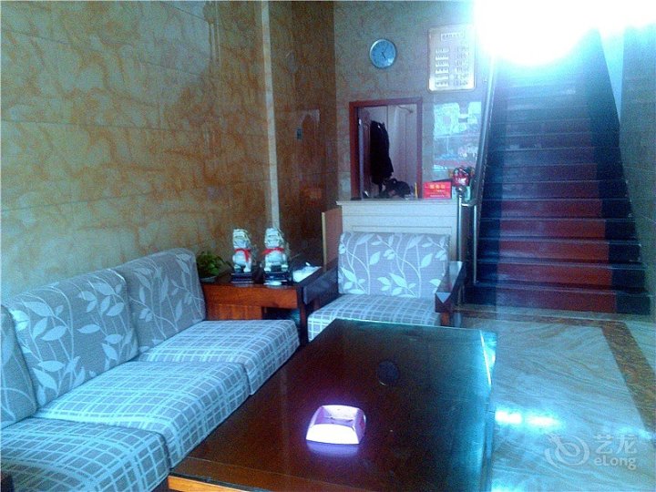 途窝假日酒店(赣州汽车南站店)