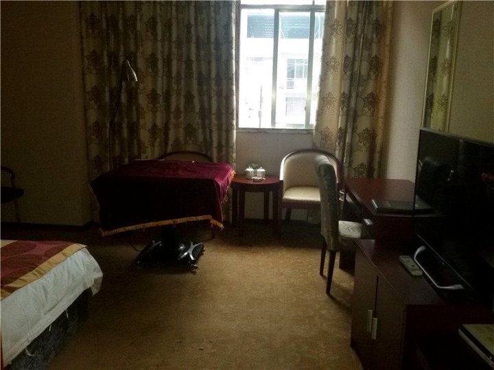 时代晌午宾馆