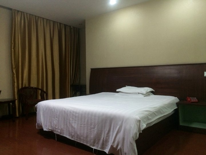 溧阳市0八宾馆