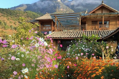[凉山][泸沽湖彼岸花楼客栈]预订及特惠价格查询_电话_点评_预定