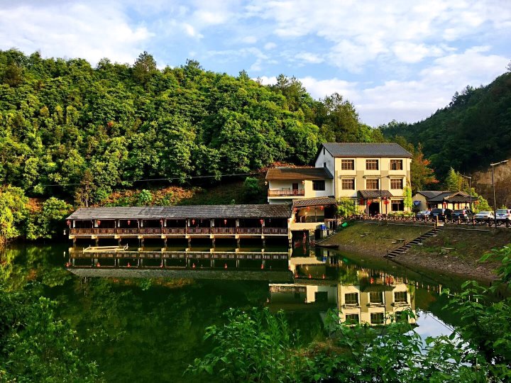 浙江省杭州市临安区高云村304县道峰岭脚水库1号