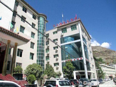 甘孜州得荣县太阳谷大酒店