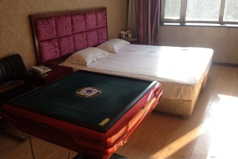 克山8 1舒适宾馆